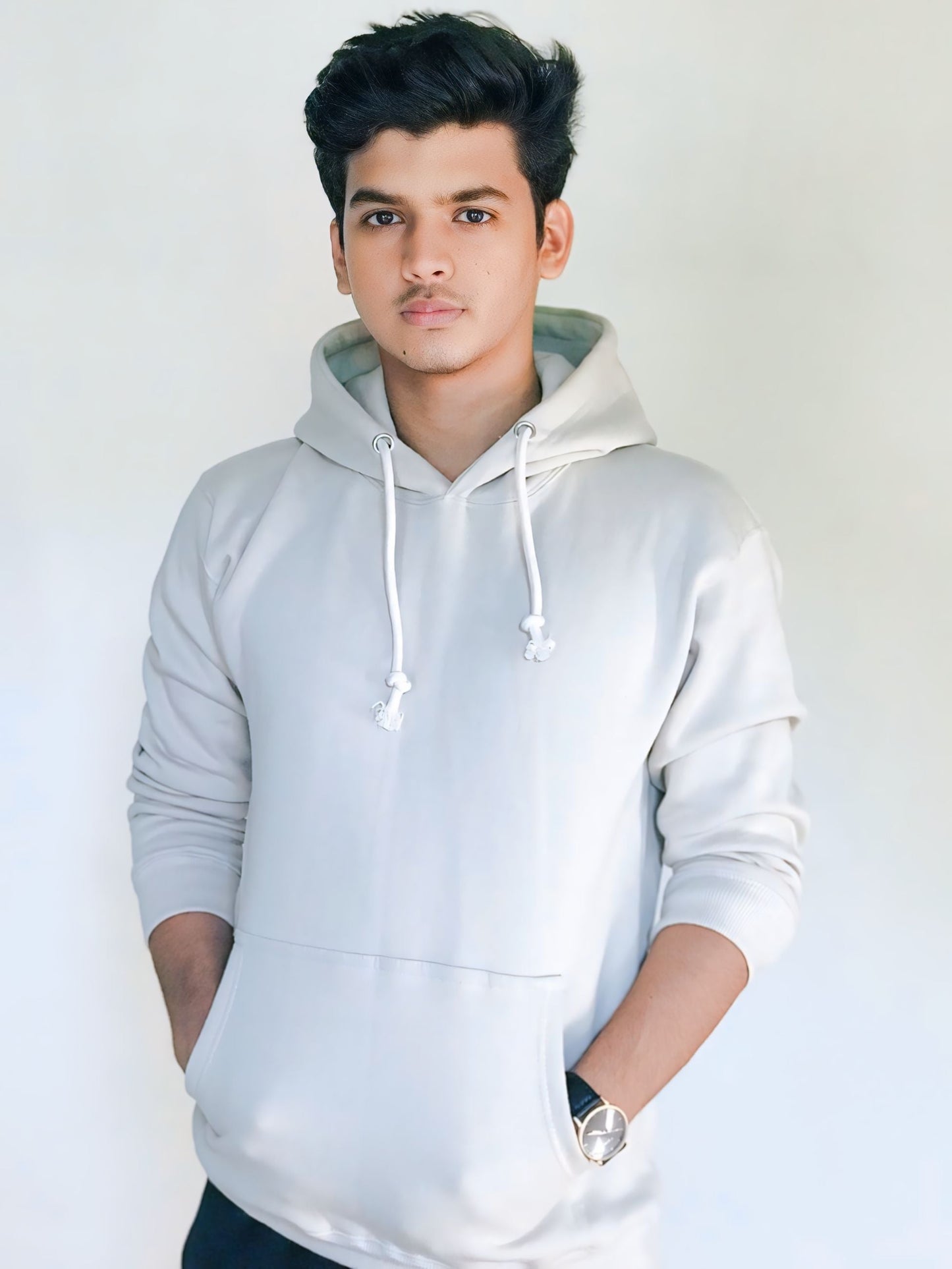 Cozy Classic White Hoodie for Any Season